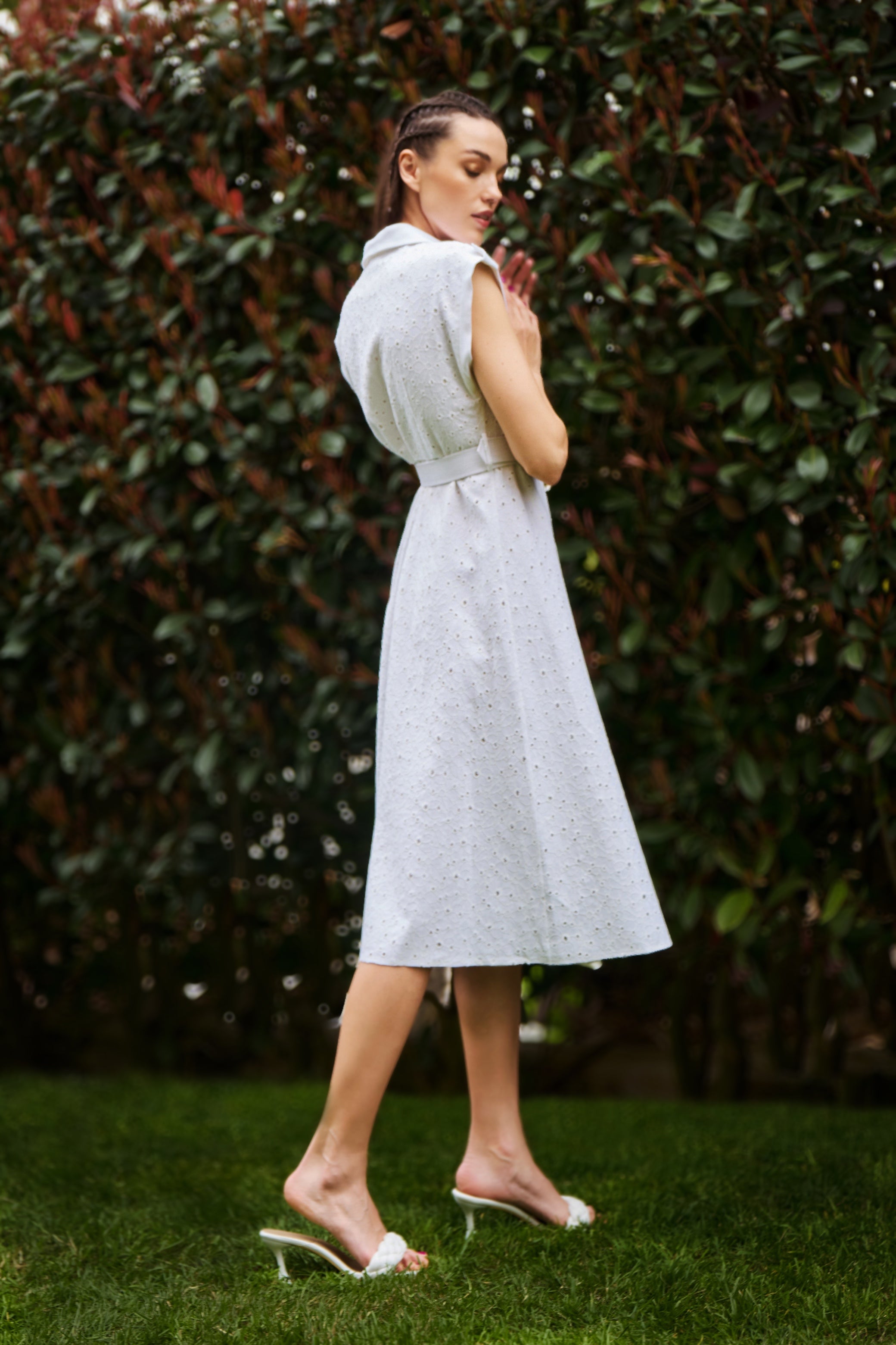 BAILEY DRESS MIDI FLOWER EMBROIDERY